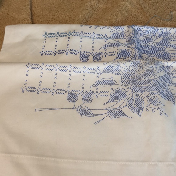 Herrschner’s Rose Petal Stamped Cross Stitch Pillowcases Queen - Picture 2 of 9